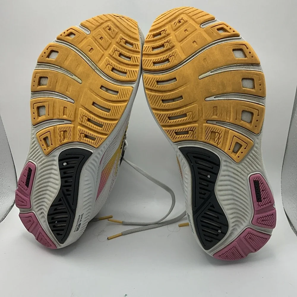 Size 9 - Brooks Ghost 17 Oyster Apricot‎ Pink W